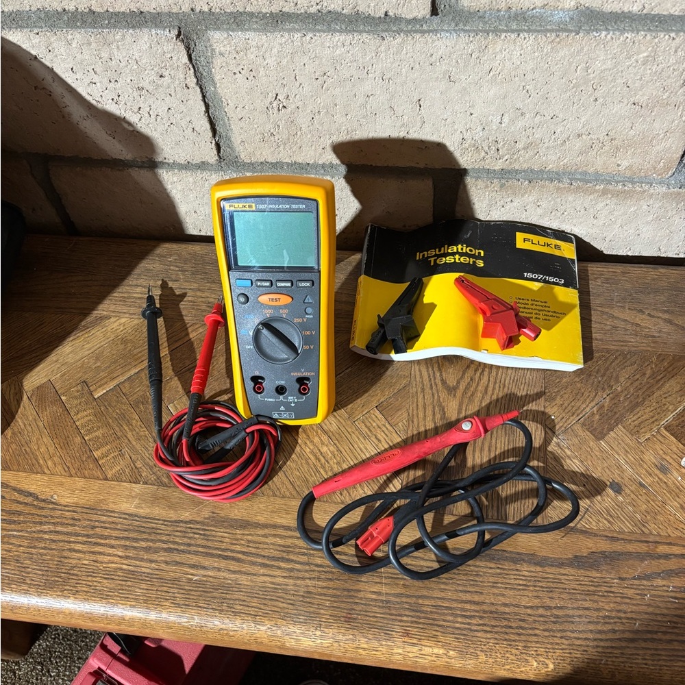 Fluke 1507 insulation tester perfect condition